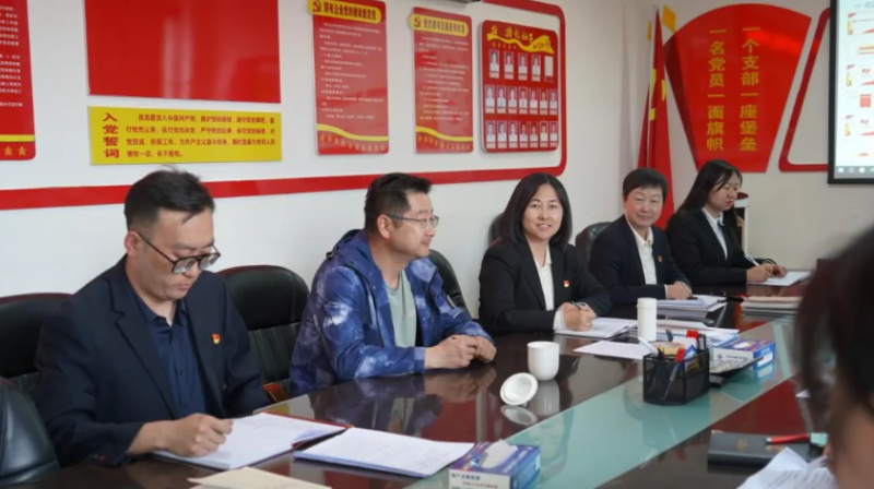 汽貿(mào)公司黨支部堅(jiān)持開(kāi)門(mén)教育走好黨的群眾路線(xiàn)