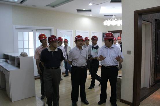 青海省經(jīng)濟(jì)委員會(huì)黨組書記、主任，省國資委  黨委副書記、副主任吳海昆實(shí)地考察物產(chǎn)集團(tuán)重點(diǎn)項(xiàng)目