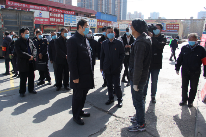 省委常委、西寧市委書記王曉同志赴物產(chǎn)三建汽配市場督導(dǎo)疫情防控暨復(fù)工復(fù)業(yè)工作