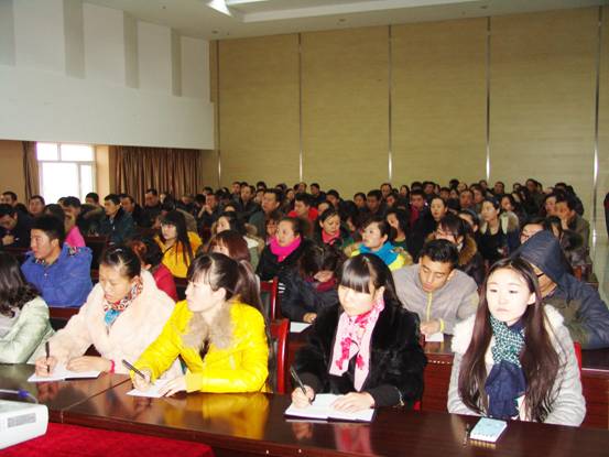 內(nèi)強(qiáng)個(gè)人素質(zhì)，外塑企業(yè)形象