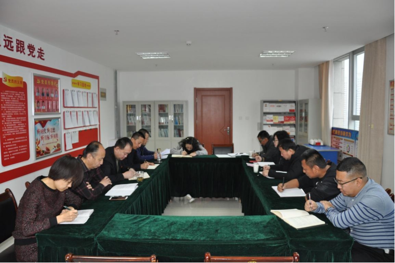 銘記&ldquo;生命線&rdquo;、分清&ldquo;是非線&rdquo; 修筑&ldquo;防腐線&rdquo;、不踩&ldquo;高壓線&rdquo;