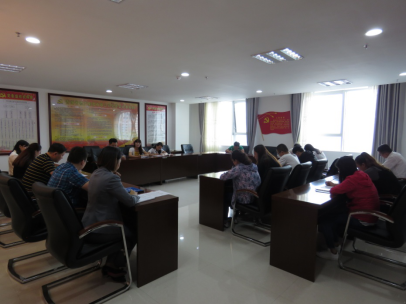 領(lǐng)會精神實質(zhì)，迅速掀起學(xué)習(xí)宣傳貫徹團的十八大精神熱潮